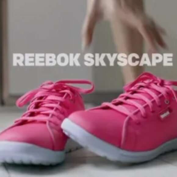 Reebok Skyscape Runaround Walking Shoe - Picture 2 of 12